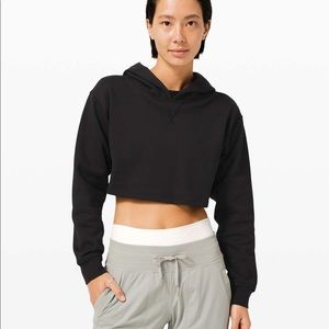 NEVER WORN Lululemon cropped black hoodie